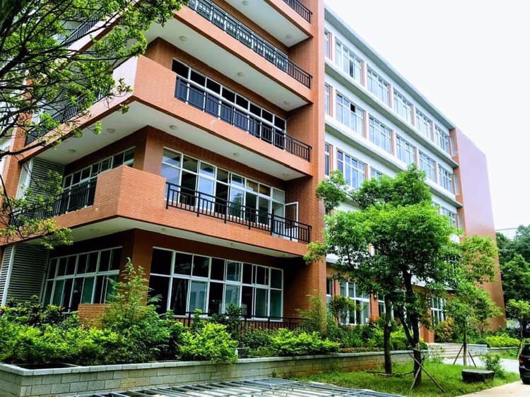 Tòa học viện du lịch - nhà hàng - khách sạn của trường Tỉnh Ngô